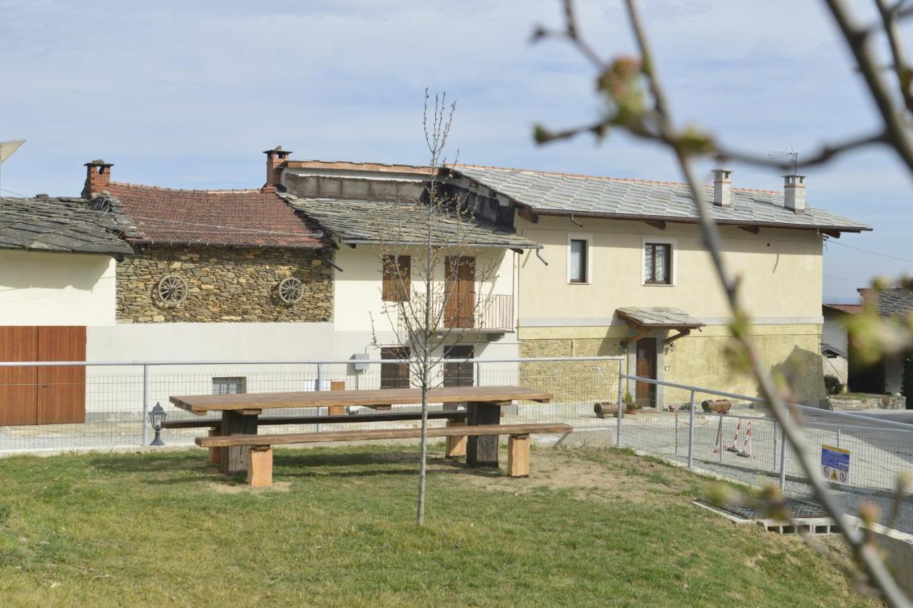 Agriturismo Ai Pruesot Bagnolo Piemonte Dış mekan fotoğraf
